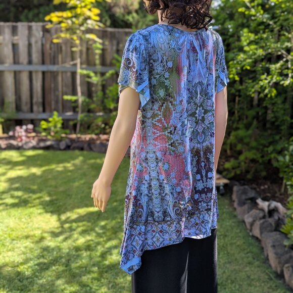 Sparkly Flowy Short-sleeved Tunic - Picture 3 of 8